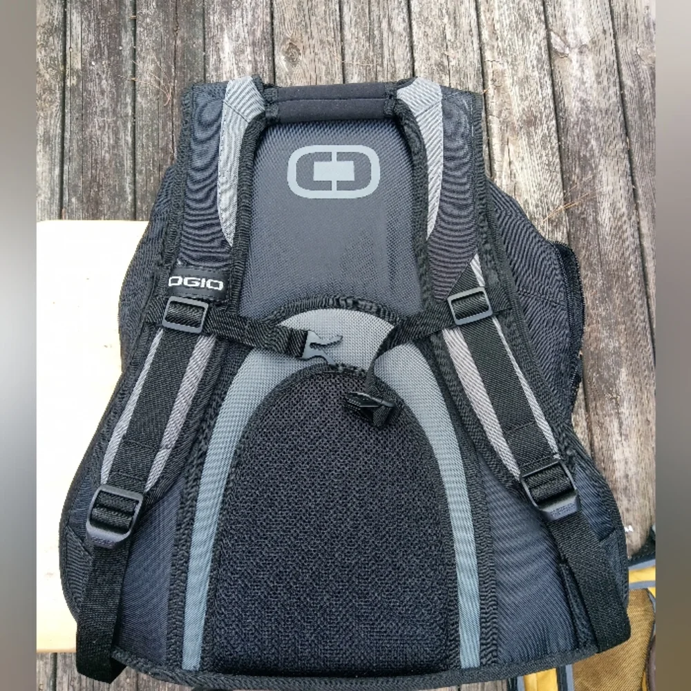 Ogio backpack - Picture 10 of 10